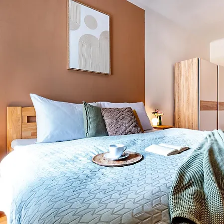 Days - 1bdr - Quiet Residential Area Apartment